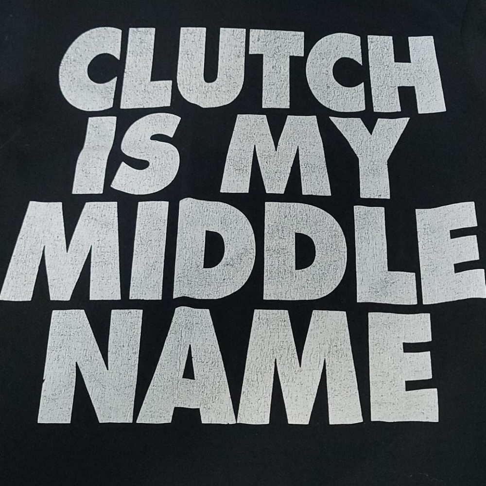 COME IN CLUTCH in the classic black tee Size S